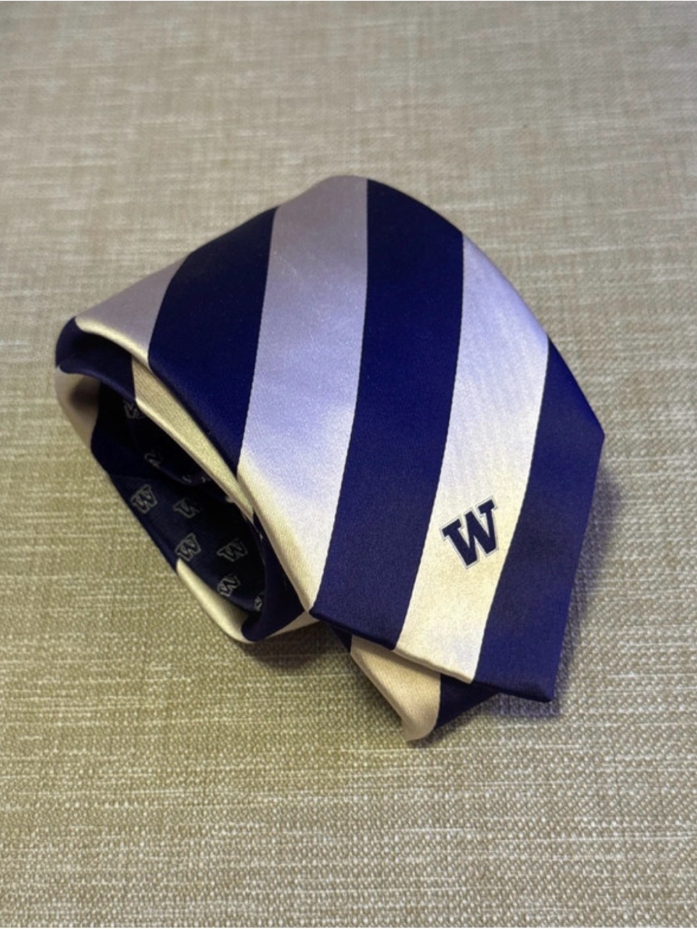 Univeristy of Washington Diagonal Stripe Tie with 'W' Accent